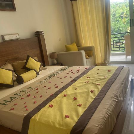 Kandy Rivers Edge Nature Resort Exterior photo