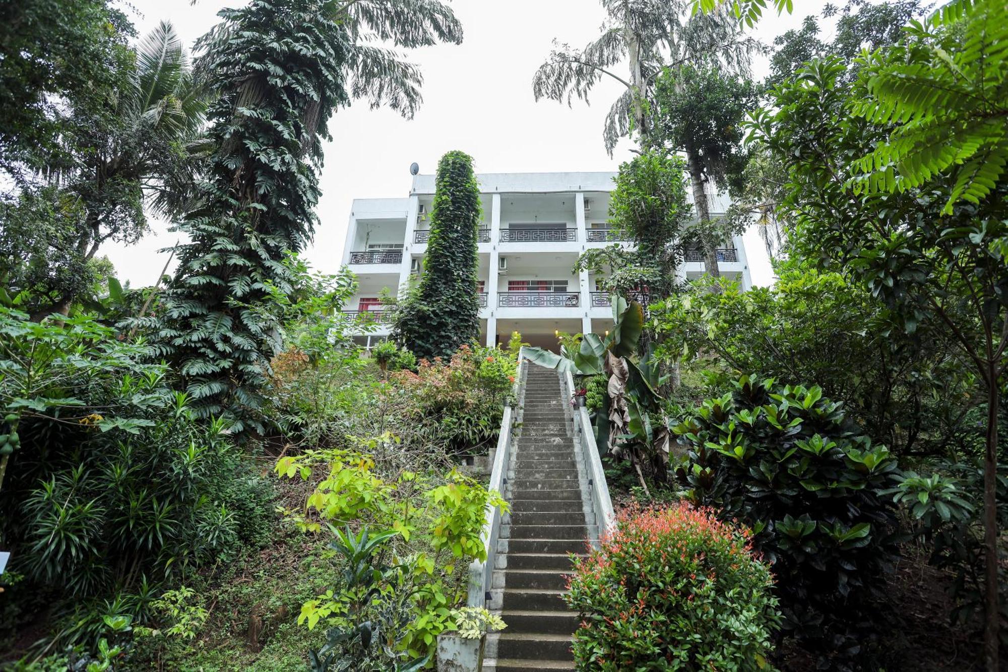 Kandy Rivers Edge Nature Resort Exterior photo